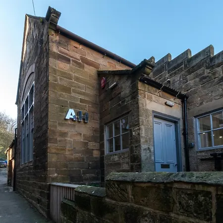 Дом отдыха 4 Bed In Robin Hoods Bay G0003