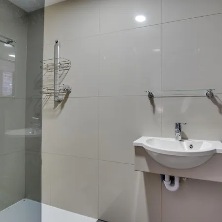 4 Bed In Robin Hoods Bay G0003 度假居 罗宾胡兹贝